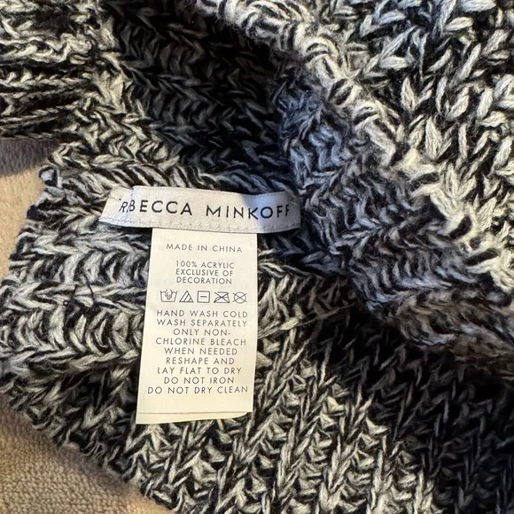 Rebecca Minkoff hat and glove set nwt - Picture 7 of 7